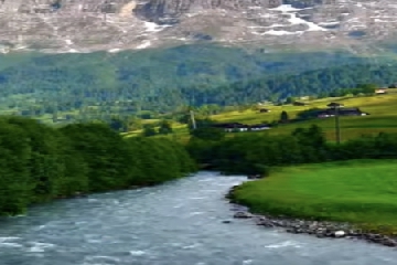 Ӣ������������ذ������Ϸ����,Ӣ���������ι���30��40��Ů������